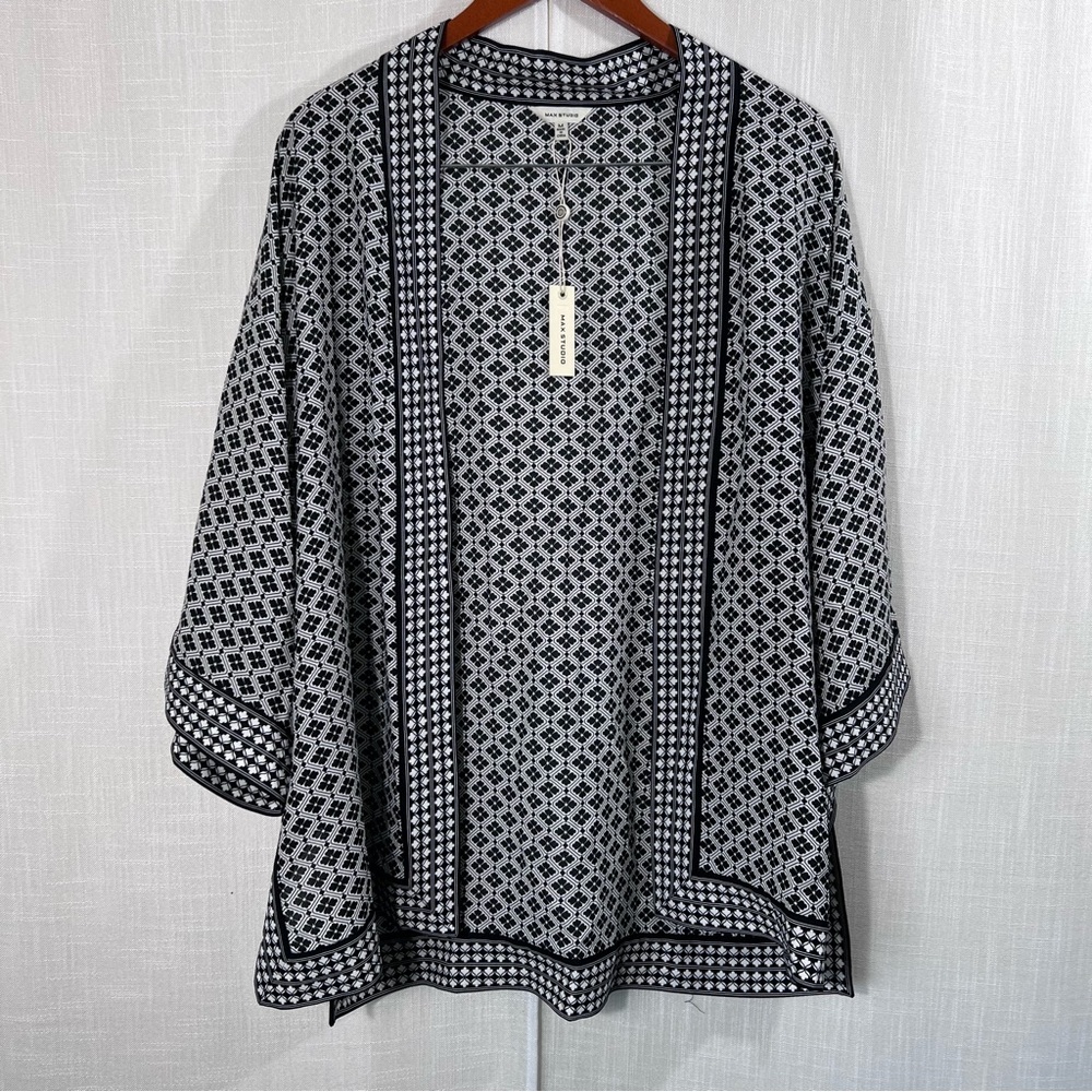 Max Studio NWT Lightweight Blue White Patterned Summer Spring Shrug Sz M